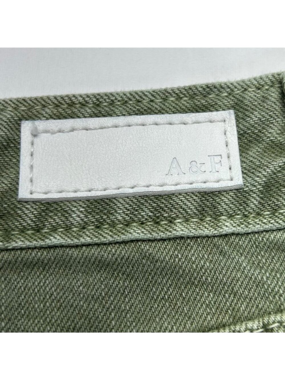Abercrombie & Fitch Annie High Rise Women's 4/27 Olive Raw Hem Logo - Picture 4 of 15